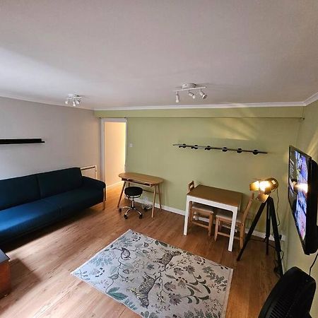 Peaceful And Elegant Apartment ลอนดอน ภายนอก รูปภาพ