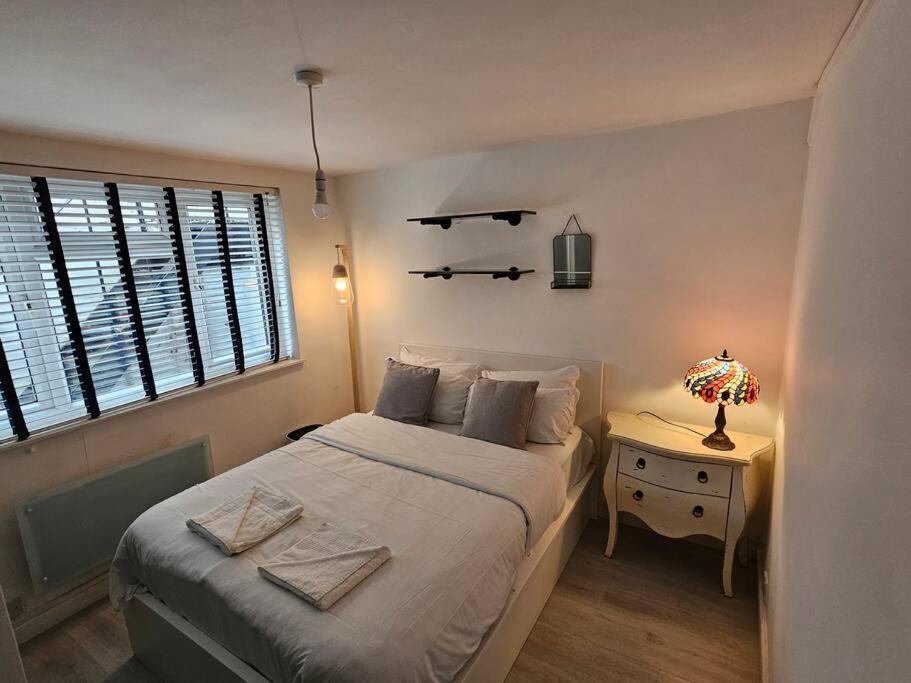 Peaceful And Elegant Apartment ลอนดอน ภายนอก รูปภาพ