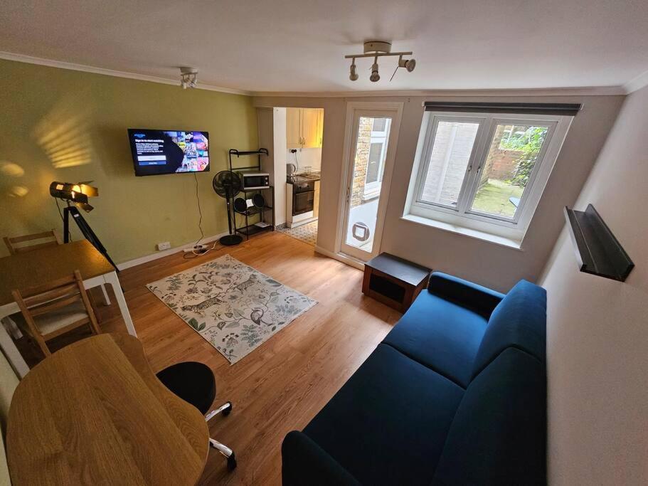 Peaceful And Elegant Apartment ลอนดอน ภายนอก รูปภาพ